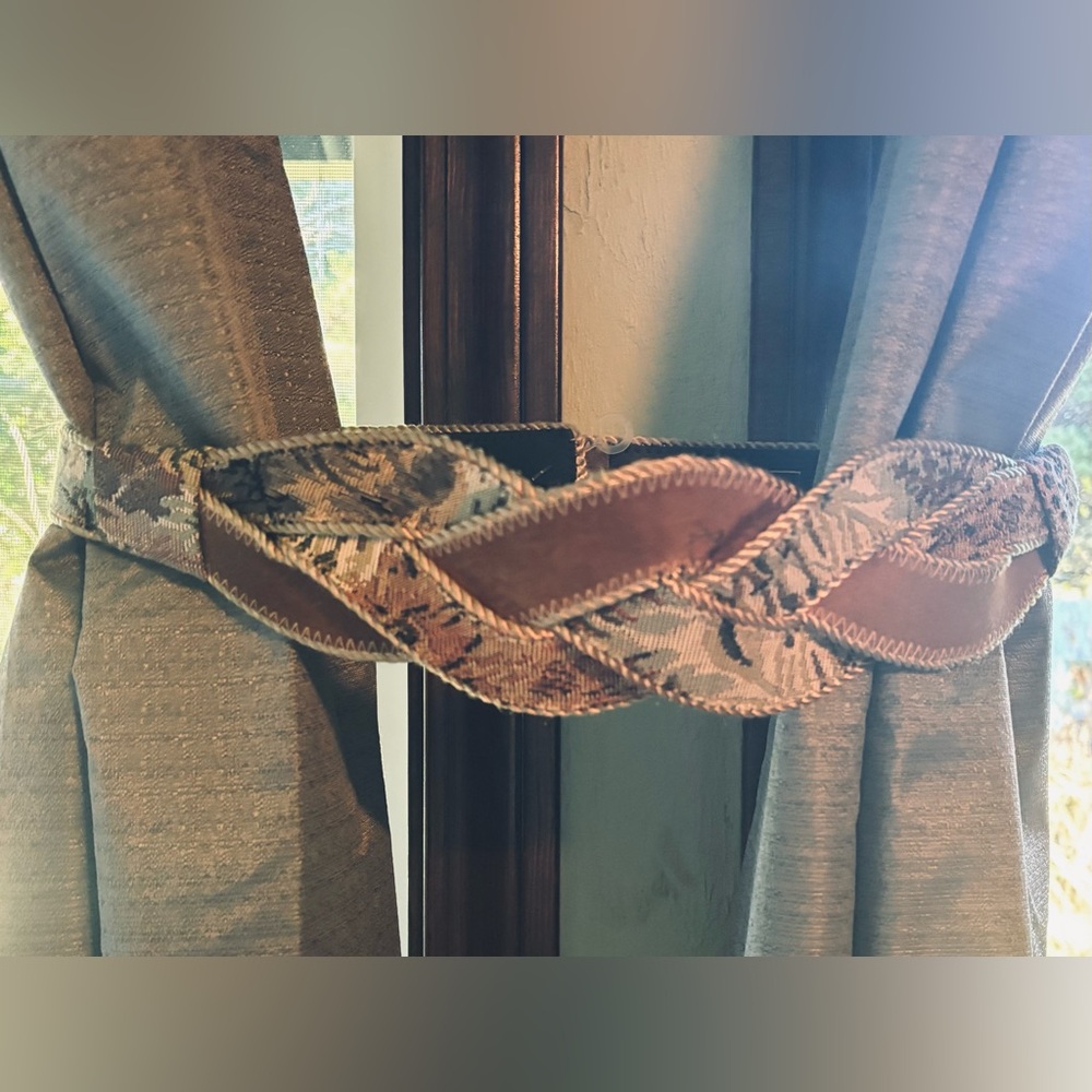 Vintage Leather Shop Sued Tapestry Belt Leather backed Velcro closure size M 35”